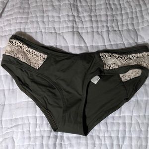 L Space bikini bottoms